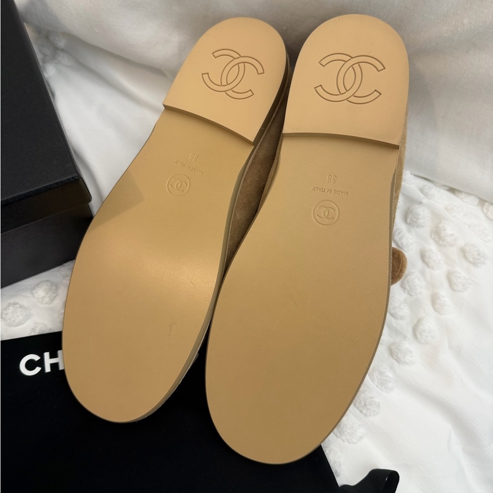 CHANEL Teddy Shearling Mary Janes Beige 38 BNIB SOLD OUT - Picture 8 of 12